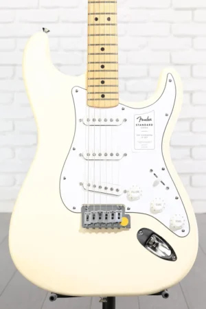 white body strat Fender Stratocaster